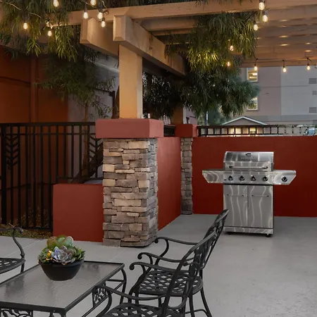 Larkspur Landing Extended Stay Suites Bellevue-3