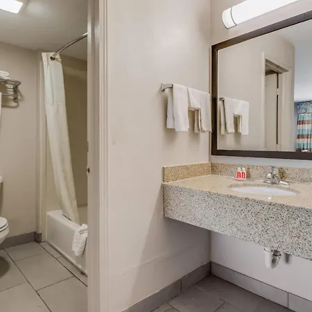 Econo Lodge Inn & Suites Enid South-2