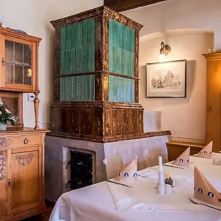 Altstadthotel Braeuwirt-2