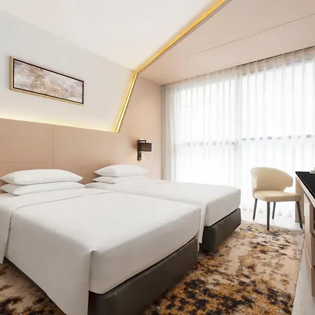 Hyatt Place Bangkok Sukhumvit 1-3