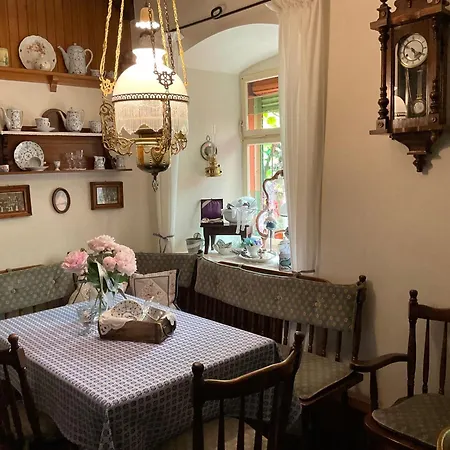 Alte Weinstuben Steinfelder Hof - B&B-2