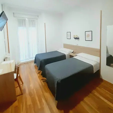 Hostal Biarritz-2