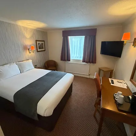 Raven Hotel By Greene King Inns-3