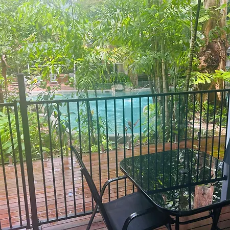 Palm Cove Tropic Apartments-3