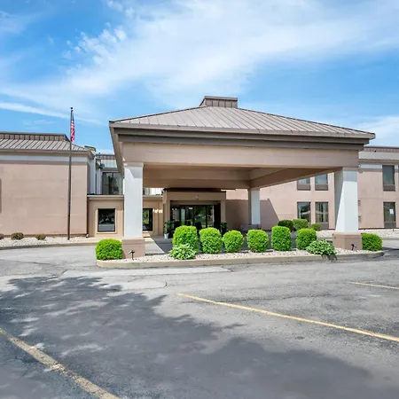 Quality Inn & Suites Near Amish Country-3