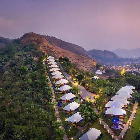 Della Resorts-2
