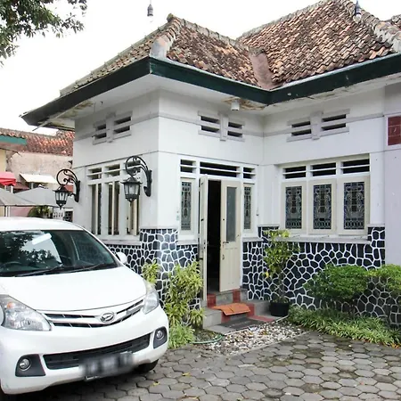 Reddoorz Syariah Near Wijilan Yogyakarta-3