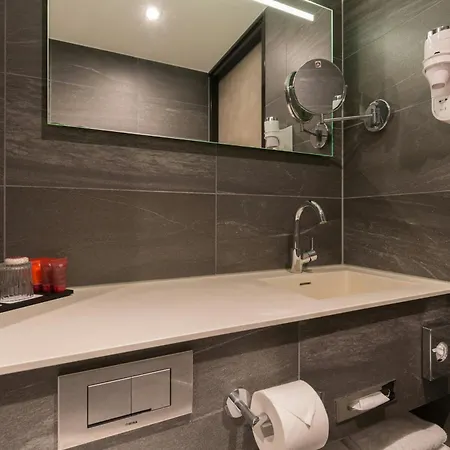 Leonardo Hotel Groningen Stadspark-3