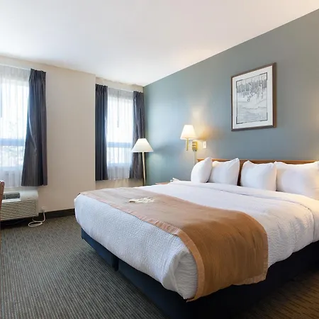 Lakeview Inns & Suites - Okotoks-3