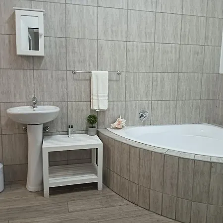 Oakwood Lodge-2