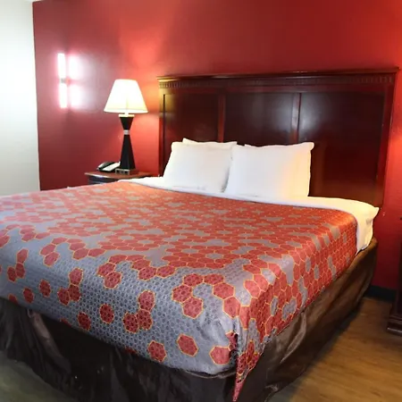 Econo Lodge Inn & Suites Evergreen-2