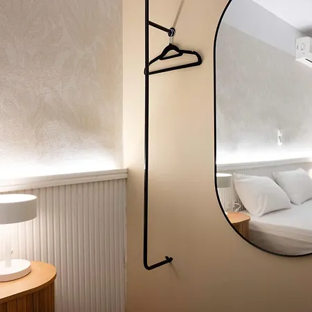 Lux Hotel 5 Mins Walk From Port Of Piraeus And Metro Station-2