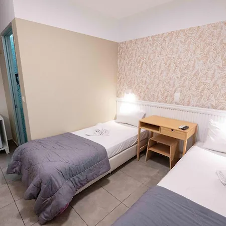 Lux Hotel 5 Mins Walk From Port Of Piraeus And Metro Station-2