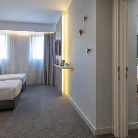 Holiday Inn Express Porto City Centre By Ihg-2
