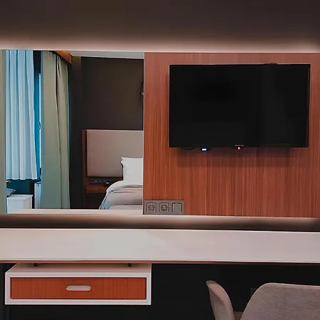 Taksim Landhouse Hotel 1 Min To Taksim Square-3