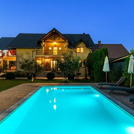 Orchard Villa-3