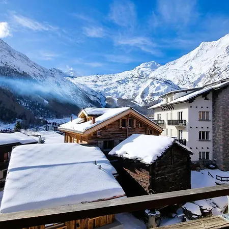 Hotel Les Amis-2