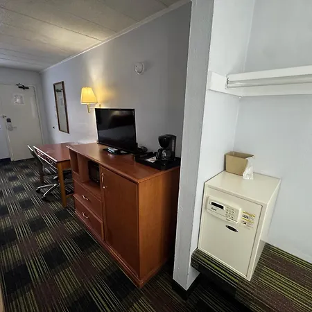 Sprucewood Inn-2