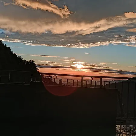 Amazing View Home Stay-3