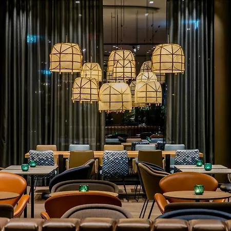 Motel One Bonn-Hauptbahnhof-2