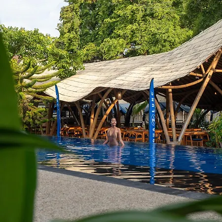 Oceans 5 Dive Resort-3