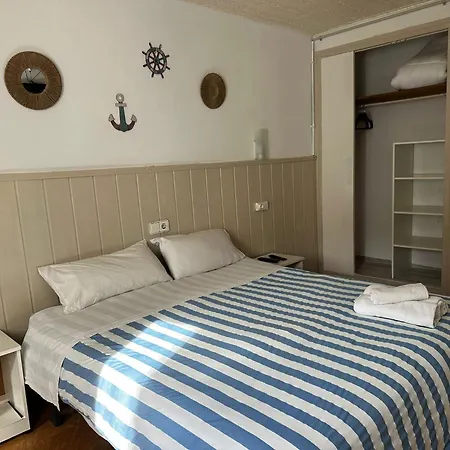 P&R Hostals Maria Rosa-3