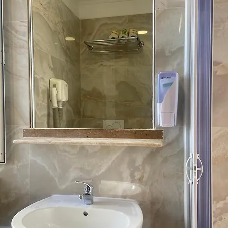 Hotel Center 1-3