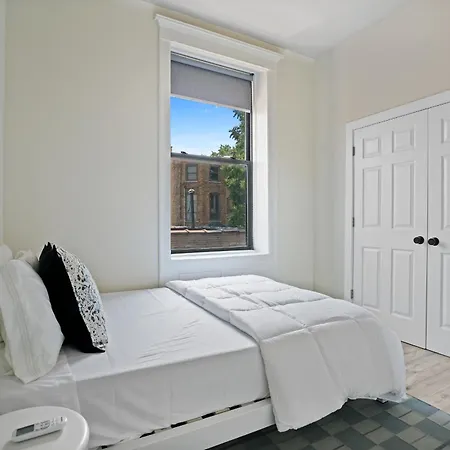 The Neighborhood Hotel - Lincoln Park Lp-2