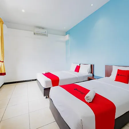 Urbanview Hotel Artama Simpang Lima-2
