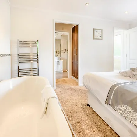 Herons Brook Retreat Lodges-2