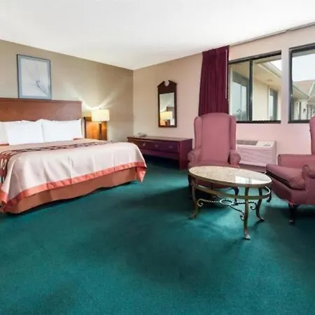 Baymont By Wyndham Bridgeton St Louis-3