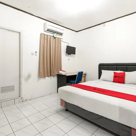 Reddoorz Near Pondok Indah Water Park-3