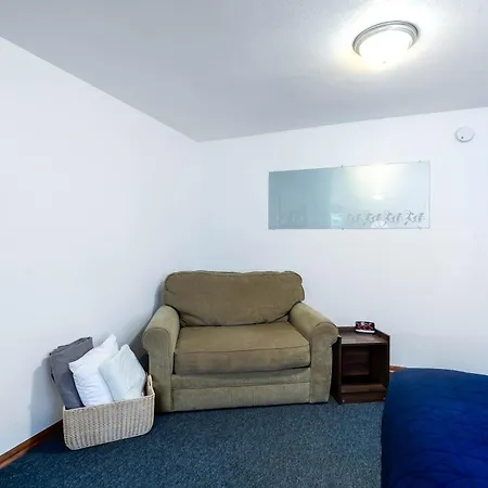 Cascade Motel-2