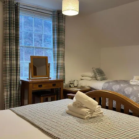 Ty Penbont House-3