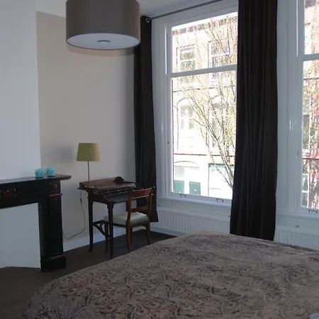 Bed&Breakfast Obrechtstraat-3