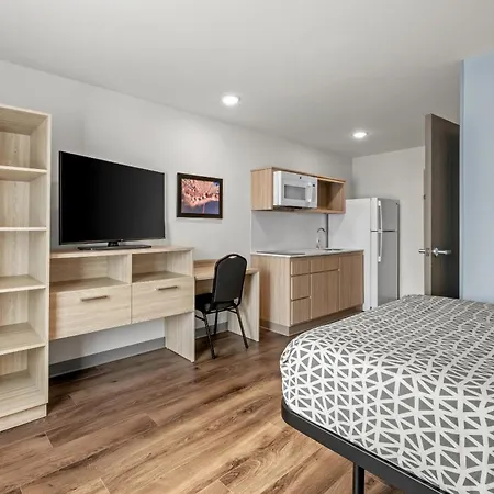 Woodspring Suites Charlotte Northlake-2