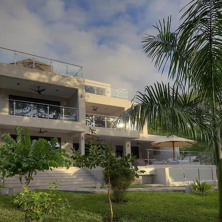 Almanara Luxury Boutique Hotel & Villas-3