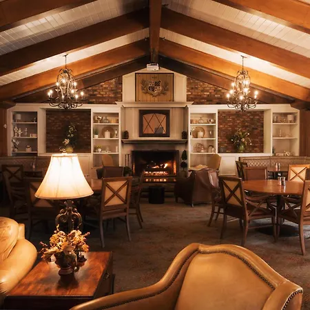 Pine Needles Lodge-2