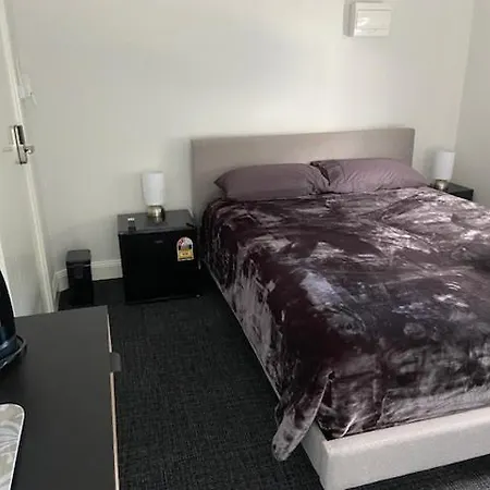 Commercial Hotel Parkes-2