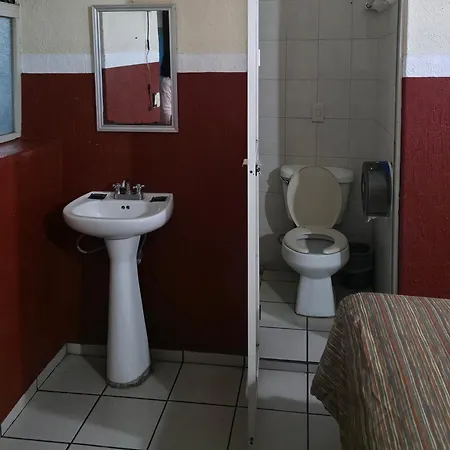 El Pino - Hotel Economico Guadalajara-2