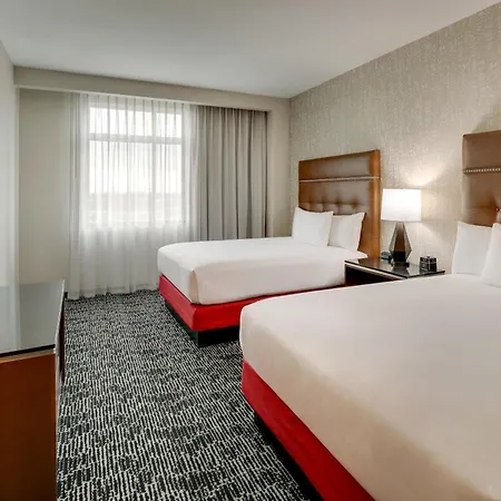 Drury Plaza Hotel Mobile-3