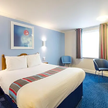 Travelodge Perth A9-3