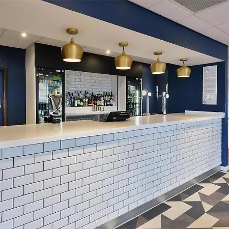 Travelodge Woking Central-3