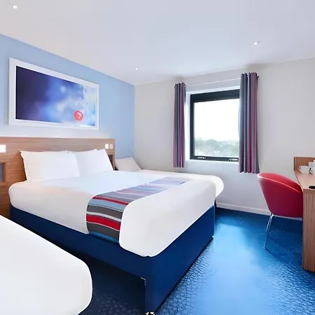 Travelodge Worthing Seafront-3