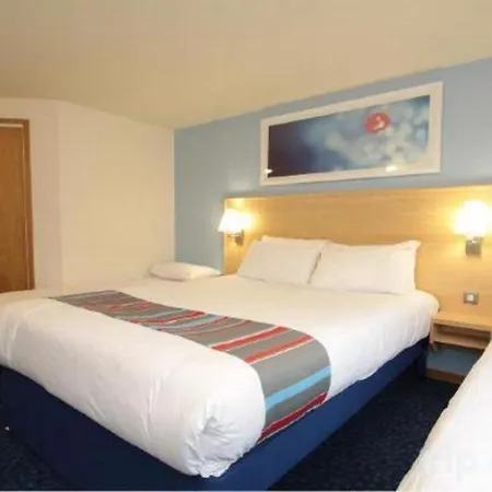 Travelodge Derby Cricket Ground-3