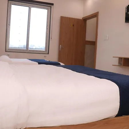 Hotel Lakhdatar-2
