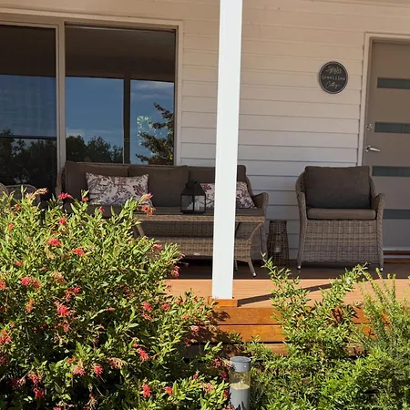 Grevillea Cottage-3