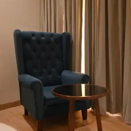 Hotel Phantom-2
