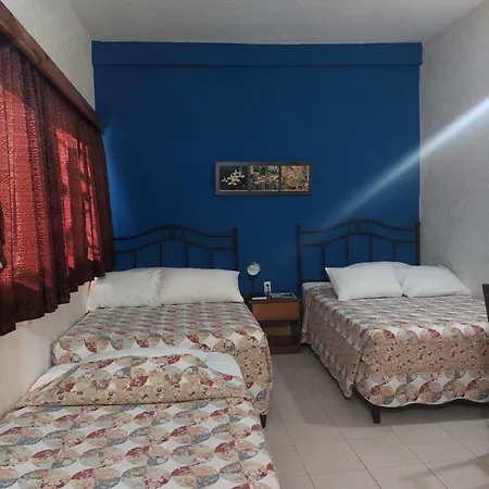 Hotel Casa Flores De Tikal-2