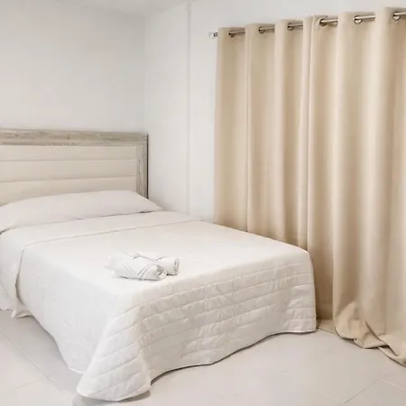 Alicante Beach Hostel-2